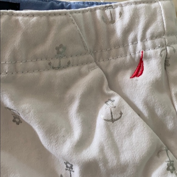 Shorts - Picture 3 of 3